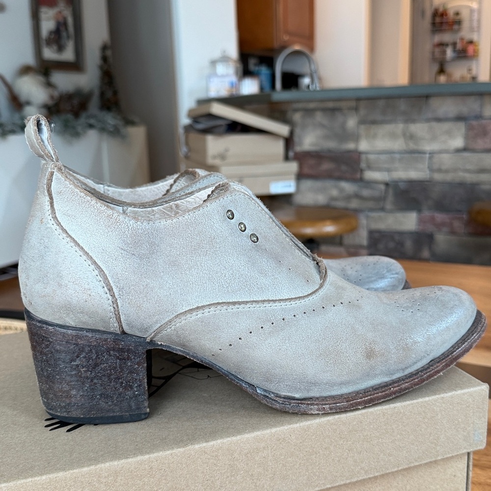 Freebird by Steven Sadie boots in the color Ice - Picture 7 of 16